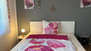 Schönes Haus mit 4 Schlafzimmer Küche Bad WC & Wohnzimmer 2 Parkplätze - Foto 3