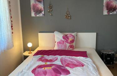 Schönes Haus mit 4 Schlafzimmer Küche Bad WC & Wohnzimmer 2 Parkplätze - Photo 3