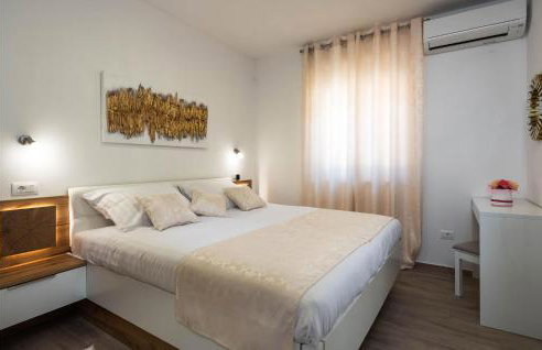 Amazing Home In Pula With Kitchen - Foto 5