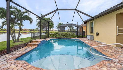 Enchanting 3 Bedroom Home Waterfront Pool and Spa - Foto 1
