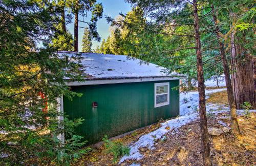 Running Springs Cabin with Deck and Forest Views - Foto 26