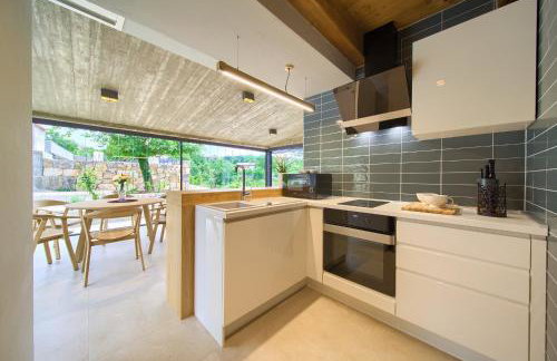 Luxury Jerini Estate - Photo 25