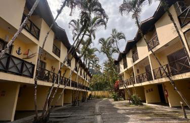TRIPLEX piscina churrasqueira lava e seca Wi-Fi e 2 TVs em Condomínio com 90m2 no centro de Ubatuba - Foto 57