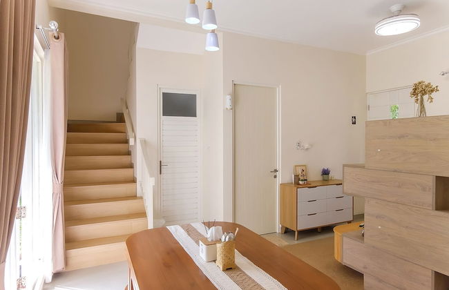 Calma Edelweiss Villa Lawang Malang - Photo 19