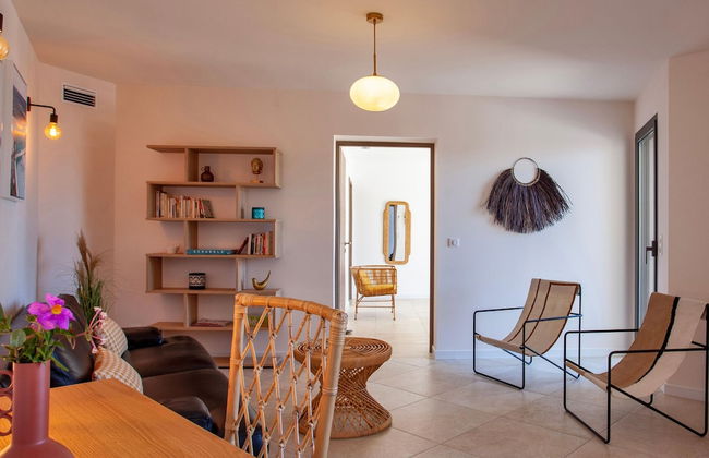 Superb Villa With Pool and sea View - Photo 34