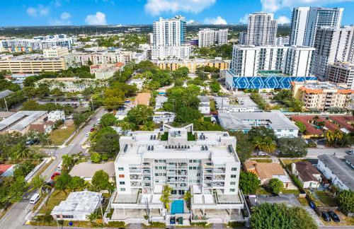 Resort-Style 1 Bed Condo with Pool Parking Rooftop & Gym - Foto 26