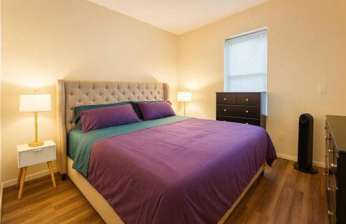 Soulard King 1BR w Washer & 370 Mbps Wi-Fi - Foto 2