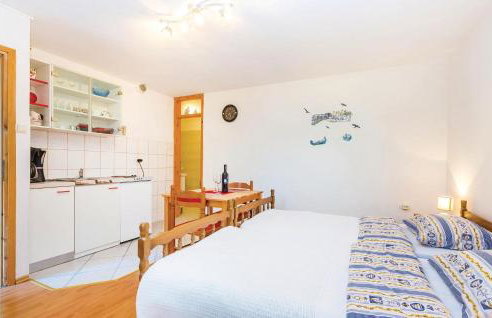 Gorgeous Apartment In Bakar With Wifi - Photo 7