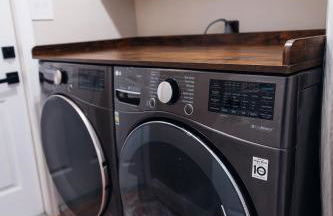 Golden Hour Getaway- Guest Favorite, 2 Min to Beach, Seasonal Pool & Arcade - Foto 26