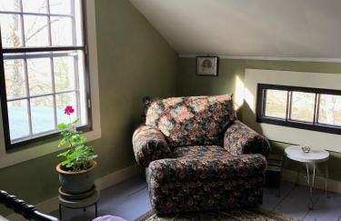 Luxurious Riverfront Cottage with a Hot Tub and a Fireplace near the Twin Lakes, Connecticut - Foto 36