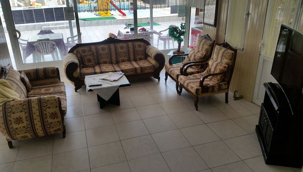 Coin salon dans le hall