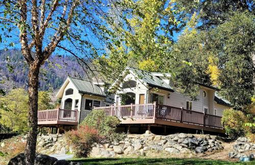 Charming Cottage Rental with Fabulous Views of the Trinity River in Northern California - Foto 32