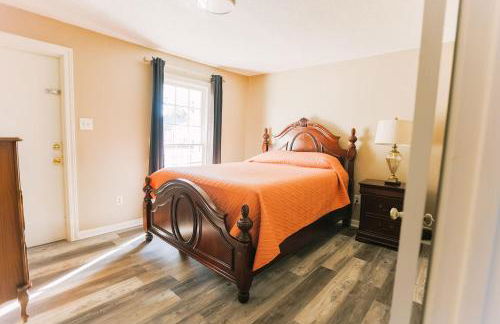 Cozy Downtown Gem Fully Equipped Free Parking - Photo 14