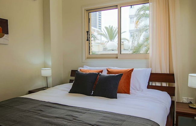 Phaedrus Living: City View Luxury Iras Flat 102 - Photo 1