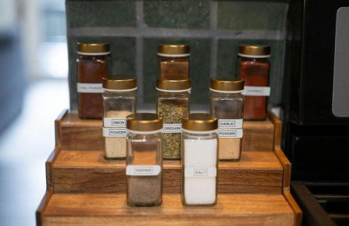 Secluded Forest Cabin with Hot Tub and Private Waterfall - Foto 25