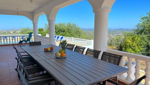 BnB Homes Luxurious Villa Stardust with Swimming pool & BBQ for Family Fun - Foto 3