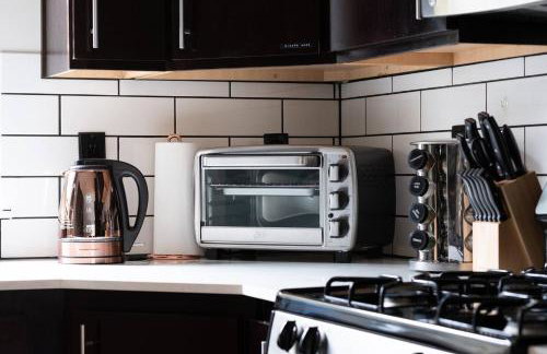 Stylish Urban Loft wFloating Stairs&Fireplace - Foto 16