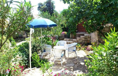 Apartment Lozica with private garden, self check-in - Foto 1