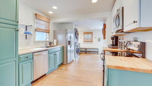 Patio and Lake Views Family-Friendly Canton Retreat - Foto 2