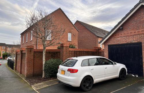 Cosy detached 3-bed, free parking, near Manchester - Foto 33