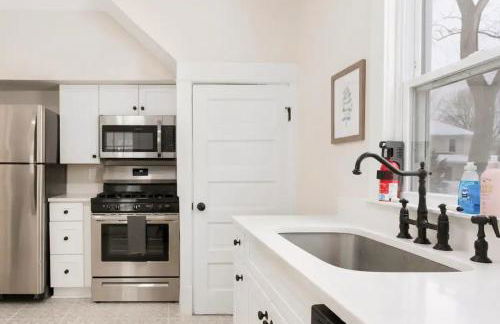 Sweet Retreat 3 Mins to Notre Dame Eddy St Commons and Memorial Hospital - Foto 12