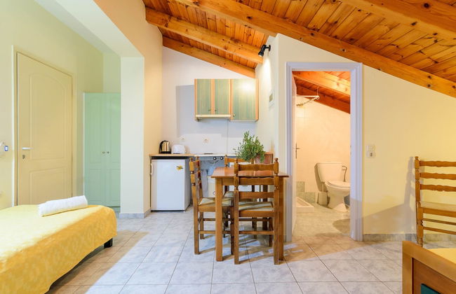 Regina Apartments - Photo 15