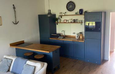 1 bed river apartment on the docks - Foto 10