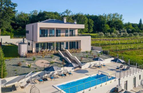 Villa Callista near Labin for 10 persons with kids playground, fitness and heated pool - Foto 2