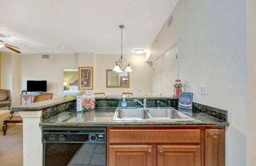 2BR Fireworks View with Pool & Spa 5 Minutes to Disney - Foto 78