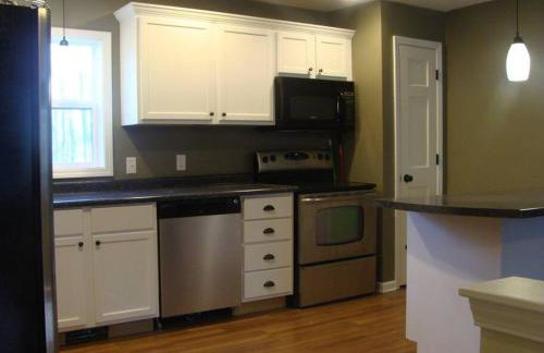 Beulah Land Guest House w/King Bed & Jacuzzi Tub - Foto 12