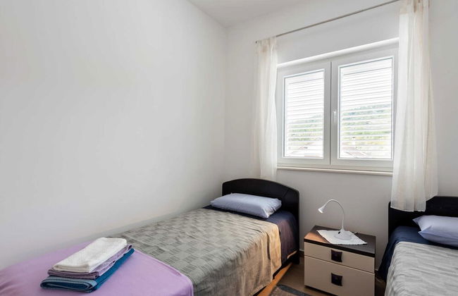 Simplistic Apartment in Neviđane near Sea Beach - Foto 7