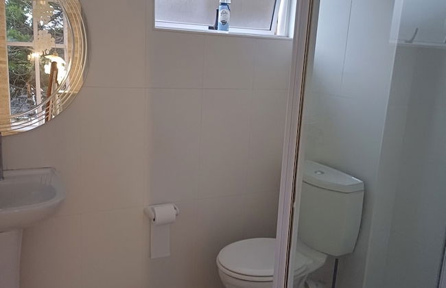 Cosy 2 Bedroom Apartment in a Prominent Area of East London Nahoon - Photo 18