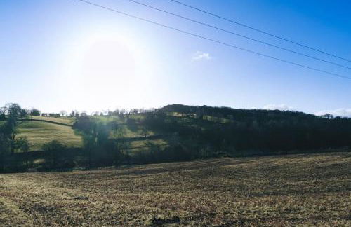Luxury newly converted oak cottage with hot tub - Foto 18