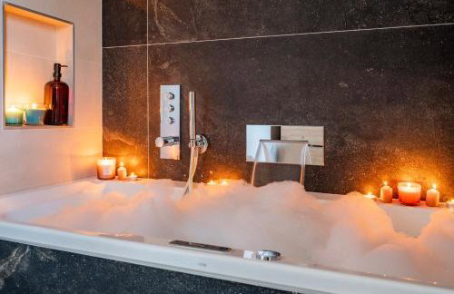 Ecolodge 4étoiles Luxe, détente et balnéo dans la forêt - Foto 2