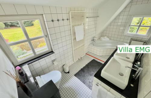 Luxus Ferienhaus Villa EMG Emsdetten nah Münster, Osnabrück, Rheine für Familien Gruppen bis 17 Personen, Pool, Whirlpool, Garten, Kamin, 6SZ - Foto 18
