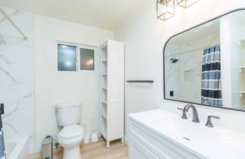 Newly Remodeled 5B4B 2 mile from the Rose Parade - Foto 29