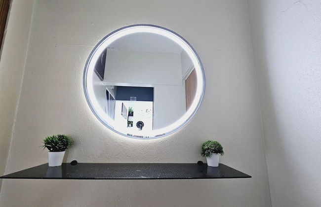 Cozy and Modern Apartment Black & White With Jacuzzi on Terrace - Photo 45