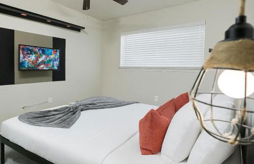 Saltwater Pool 2BR Near Galleria Walkable, Stylish & Central Marquee Uptown - Foto 16