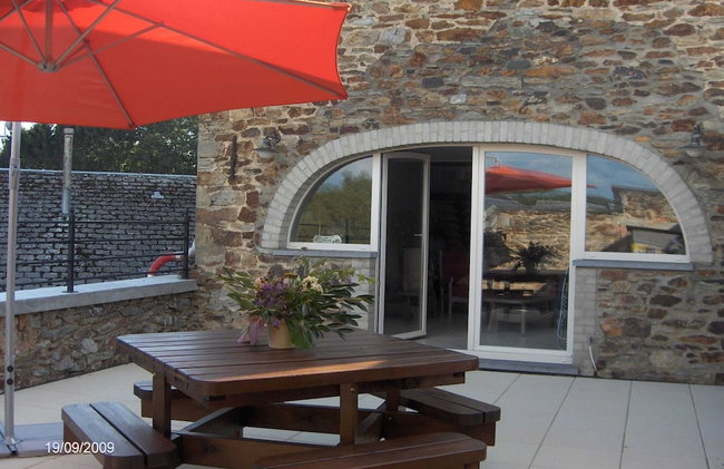 Spacious and Charming House With Terrace - Photo 13