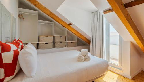 Luxury Loft in Setúbal, By Home Match - Photo 3, towels, wardrobe