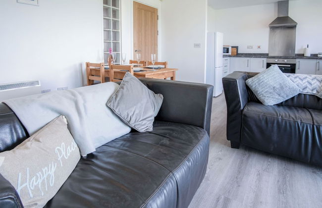 Beach View - 2 Bed Apartment - Llanelli - Photo 29