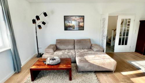 Luxuriöse Doppelhaushälfte am grünen Rande von Hamburg - Foto 2