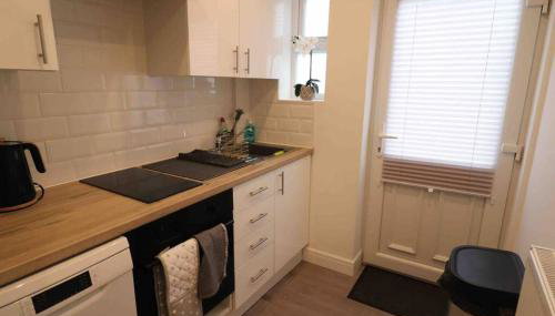 Stylish one bed apartment with off road parking - Foto 3