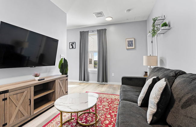 Furnished Apartments near Encore Boston - Photo 9