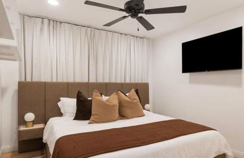 Sunlit Oasis with Heated Pool and Jacuzzi 20 minutes to Disneyland - Foto 18
