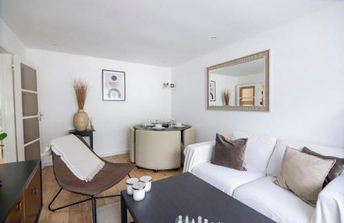 Gorgeous Modern Apartment near Redhill Station inc Private Garden & Parking - Foto 3