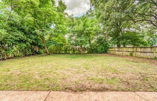 Fenced Yard Centrally Located-Parkway Village Pad - Foto 40
