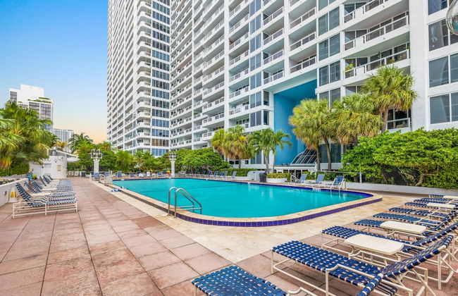 Modern Apartments Biscayne Bay - Photo 1