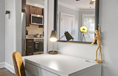 1BR Homey Apt in Irving Park - Troy 2 - Photo 2