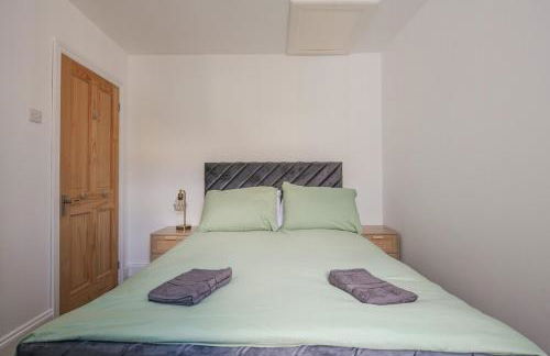 Spacious 3 Bedroom Home with PS5 and Pool Table Near O2 Arena Canary Wharf and Elizabeth Line to Central London - Foto 42